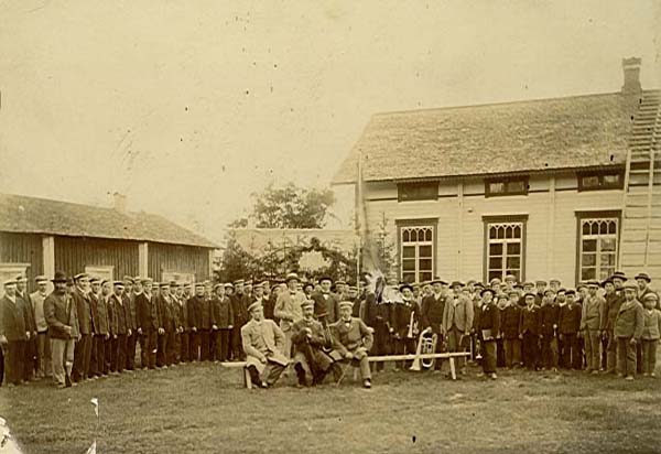 kVanhat juhlat koululla.JPG (46414 bytes)